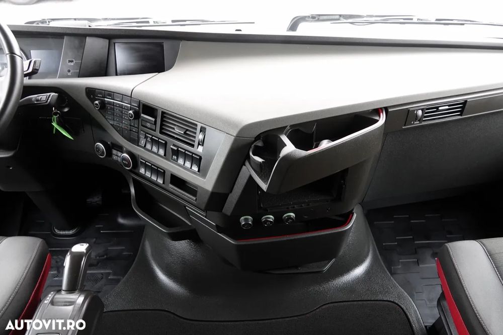 Volvo FH 540 / HIDRAULICĂ DUBLĂ / CABĂ JOSĂ / 100% PNEURI / CONTRACTUL DE SERVICE POSTĂ - 29