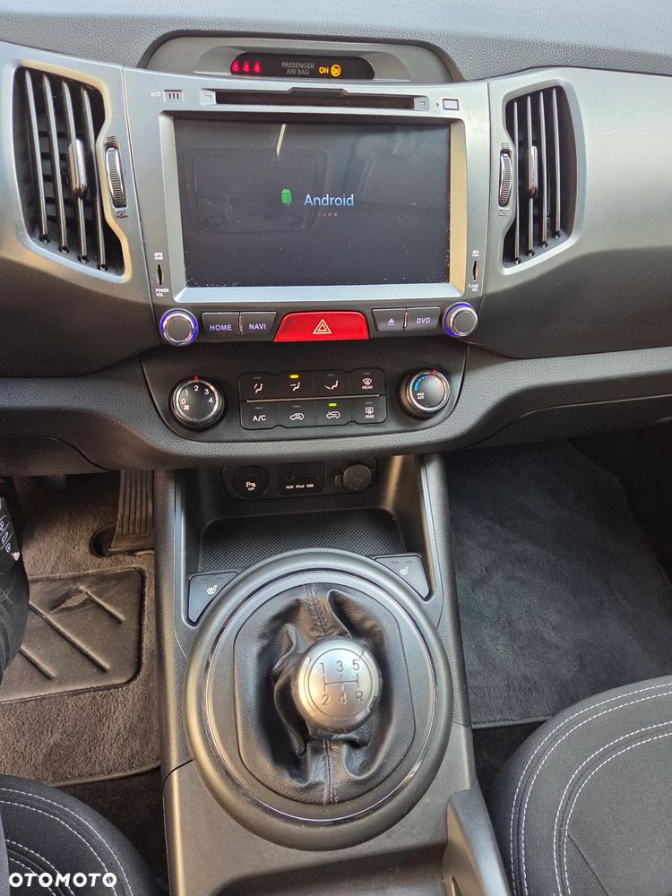 Kia Sportage 2.0 L - 12