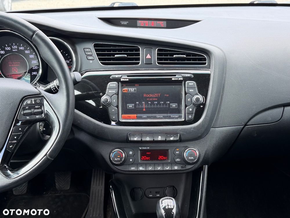 Kia Ceed 1.4 CVVT ISG Dream Team Edition - 27