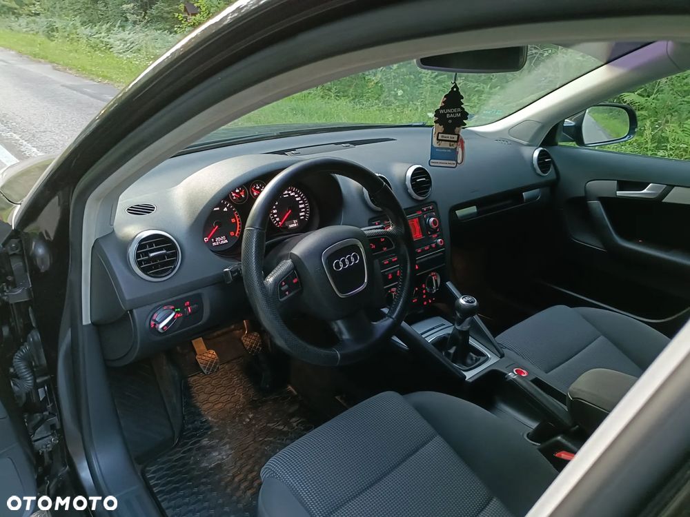 Audi A3 Sportback 2.0 TDI DPF Ambiente - 14