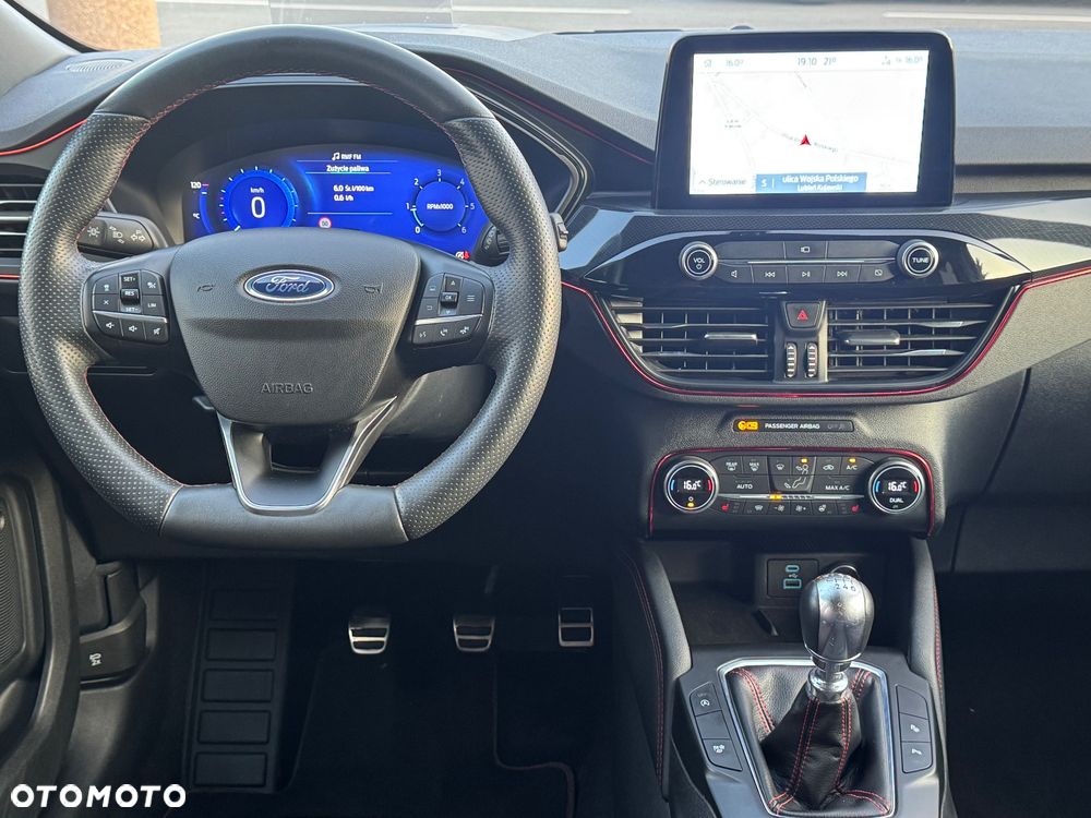 Ford Kuga 2.0 EcoBlue Hybrid ST-LINE - 26