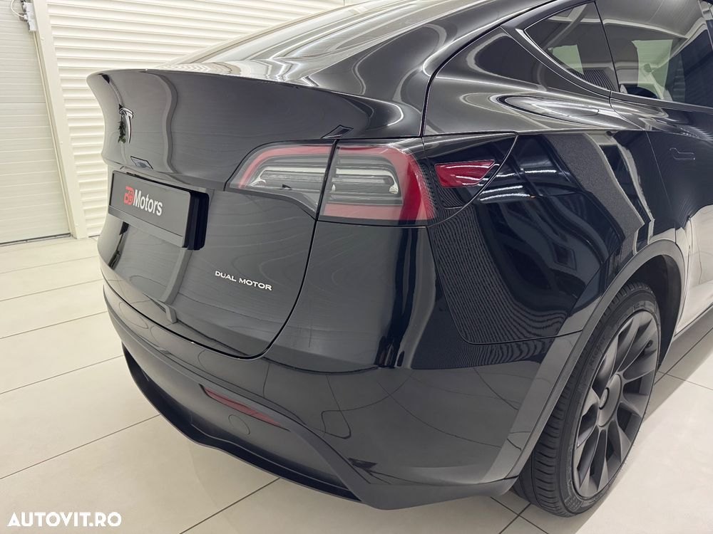 Tesla Model Y Long Range Dual Motor AWD - 10