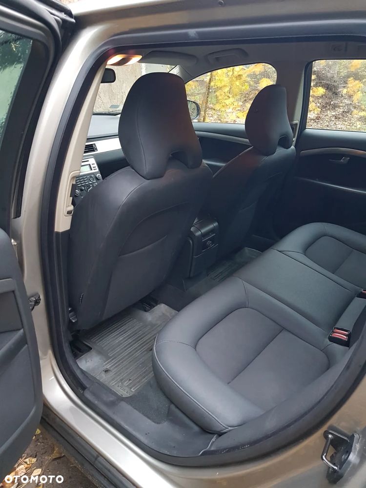 Volvo V70 2.0D Momentum - 12