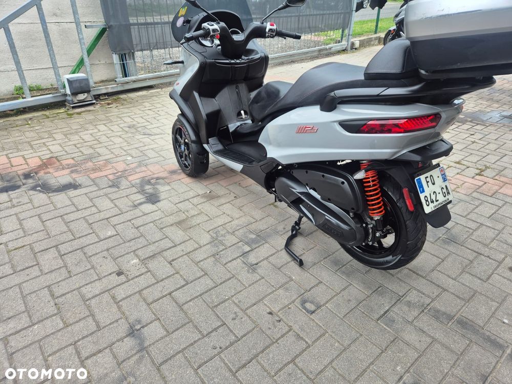 Piaggio MP-3 - 7