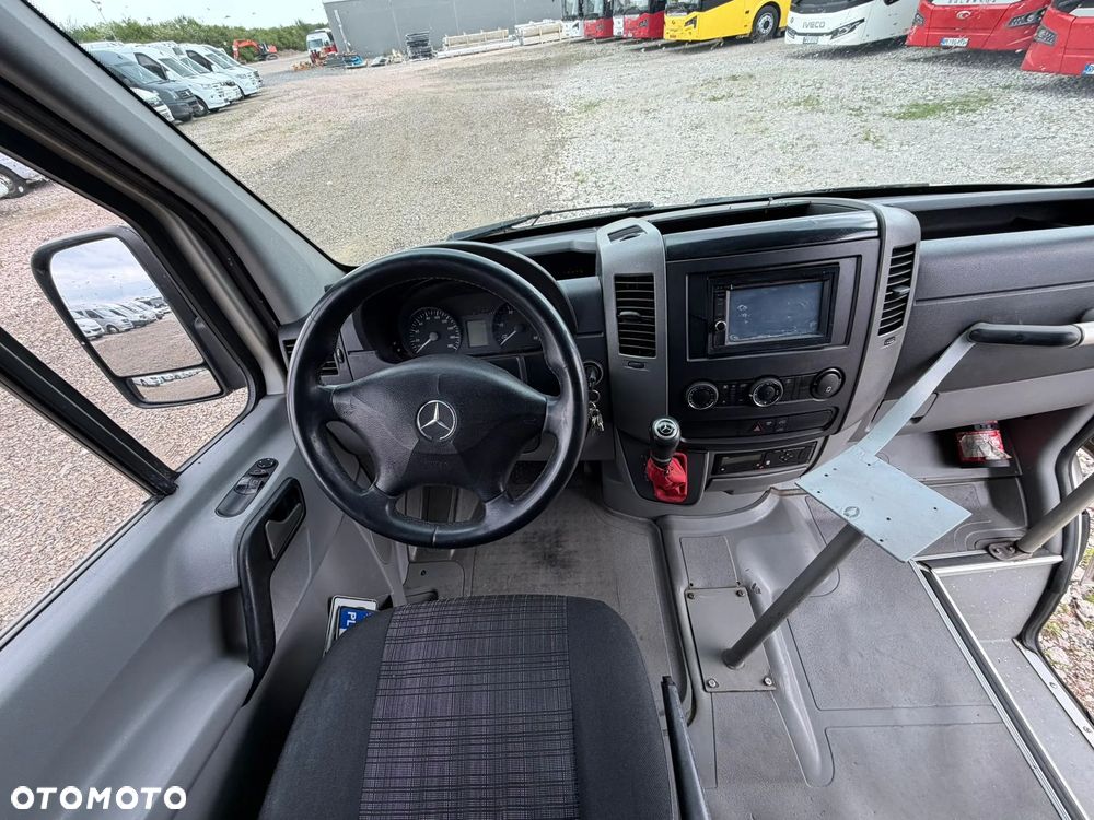 Mercedes-Benz Sprinter 519 - 19