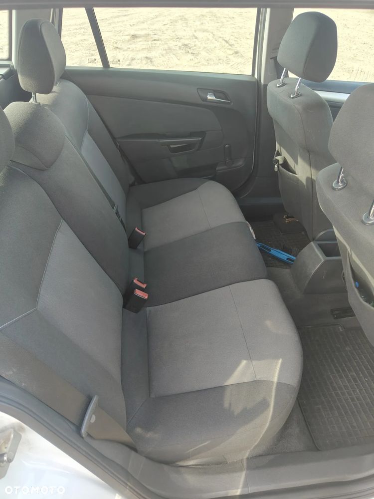 Opel Astra III 1.7 CDTI Cosmo - 11