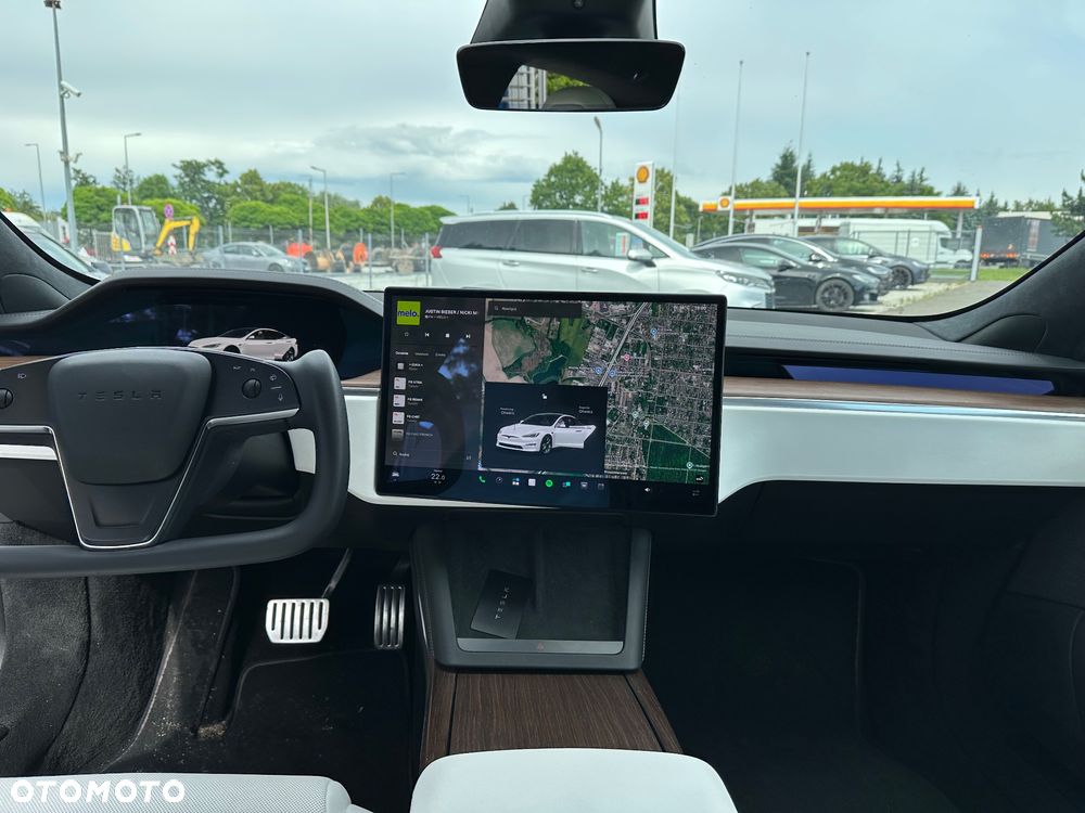 Tesla Model S - 13