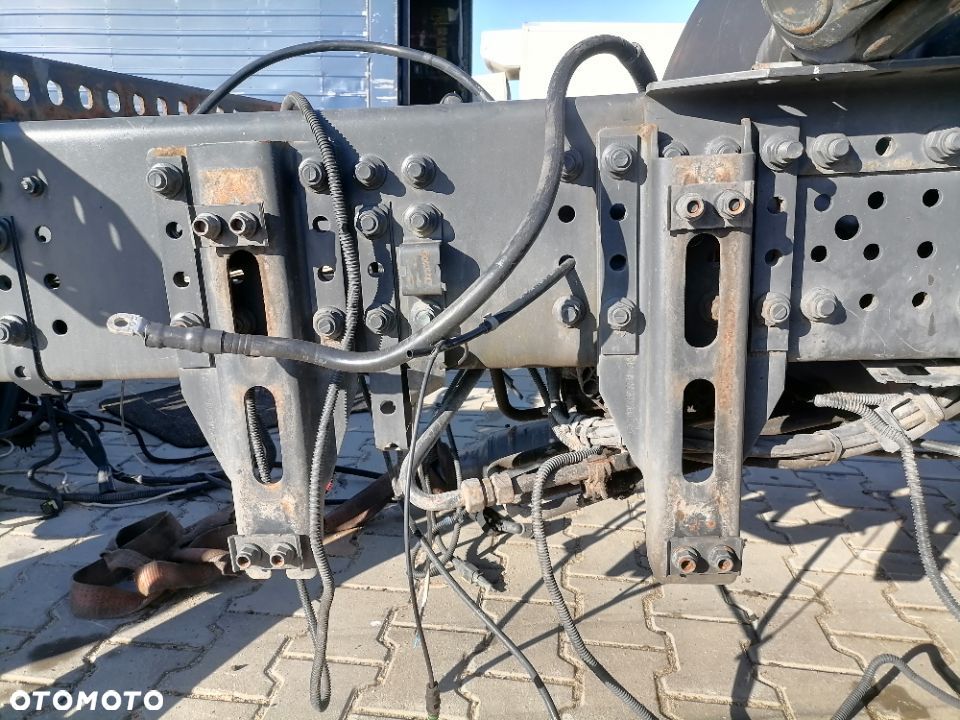 Dystans mocowanie zbiornika paliwa Actros MP4 - 1