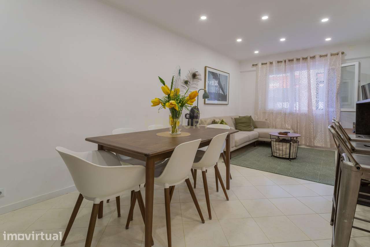Apartamento Remodelado em Corroios, Seixal T3 + 3,  garagem e Terraço - Grande imagem: 2/50