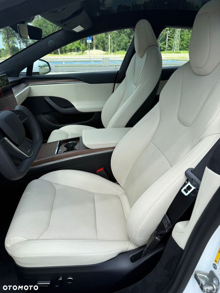 Tesla Model S - 9
