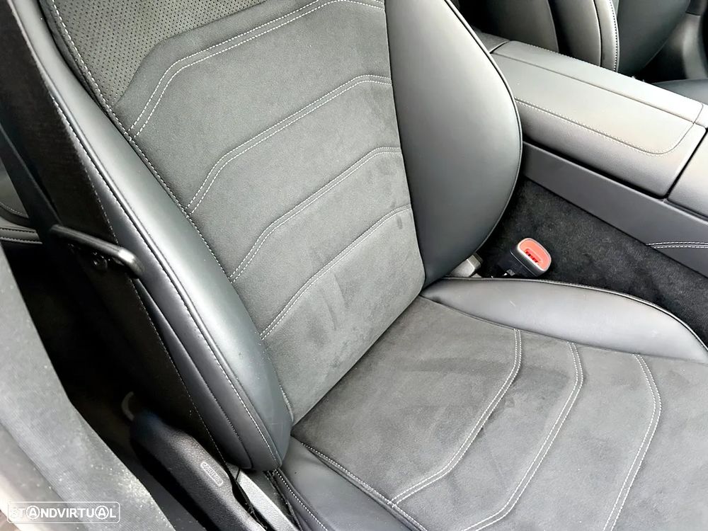 Mercedes-Benz E 300 e AMG Line - 37