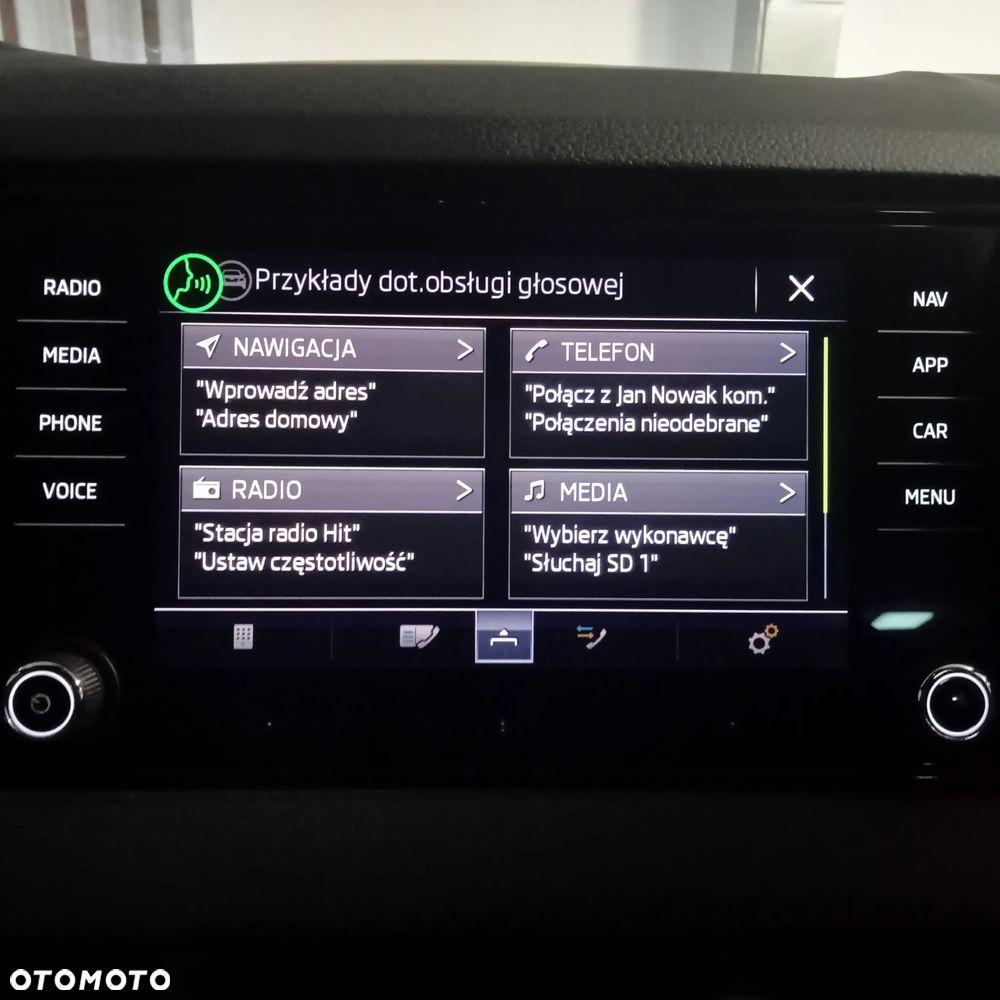 Skoda Karoq 2.0 TDI SCR 4x4 DSG Sportline - 24