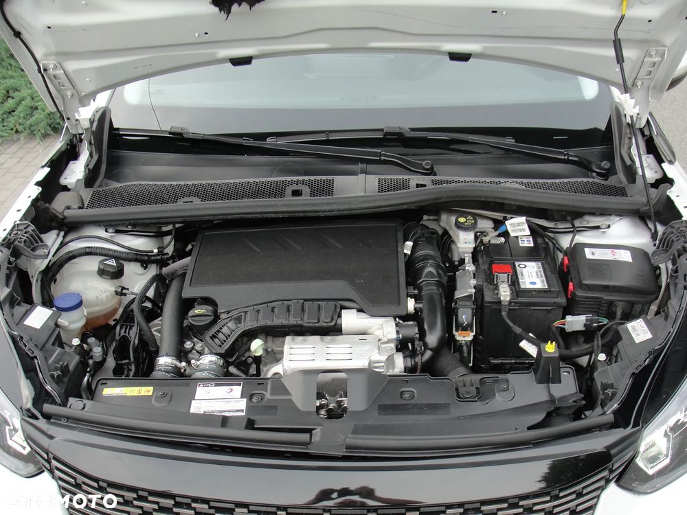 Peugeot 2008 1.2 Pure Tech Allure S&S - 13