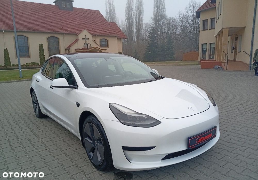 Tesla Model 3 - 1
