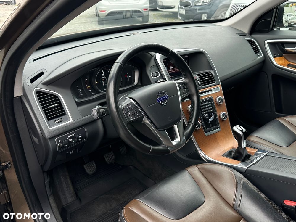 Volvo XC 60 D3 Drive-E Momentum - 17