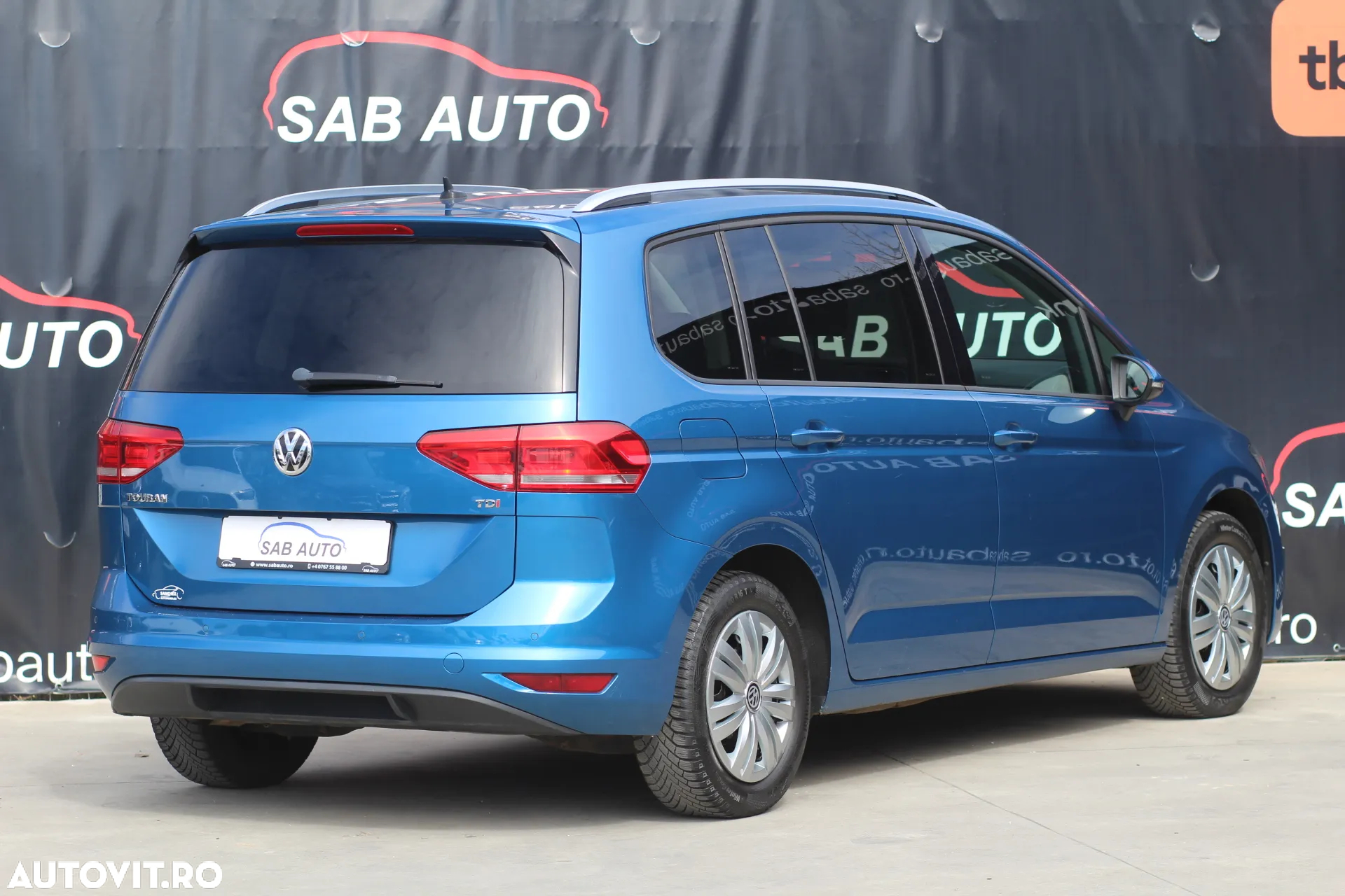 Volkswagen Touran 1.6 TDI SCR BlueMotion Technology DSG Comfortline - 23