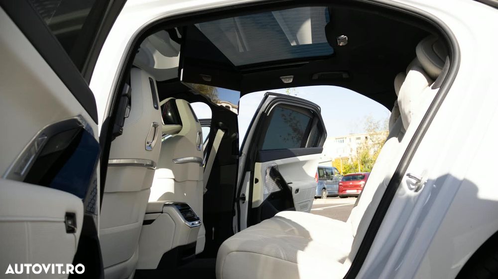 BMW Seria 7 740d xDrive MHEV - 16