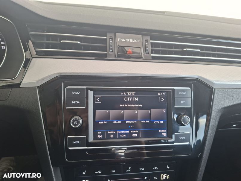 Volkswagen Passat 2.0 TDI DSG Comfortline - 11