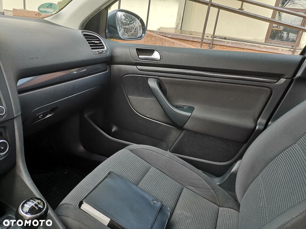 Volkswagen Golf 1.6 TDI DPF Highline - 6