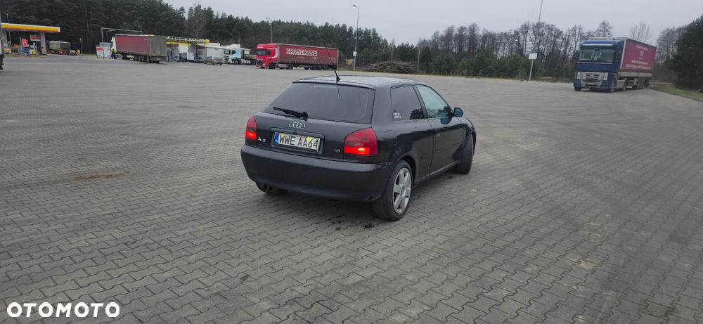 Audi A3 3-drzwiowe 1.8 Ambiente - 3