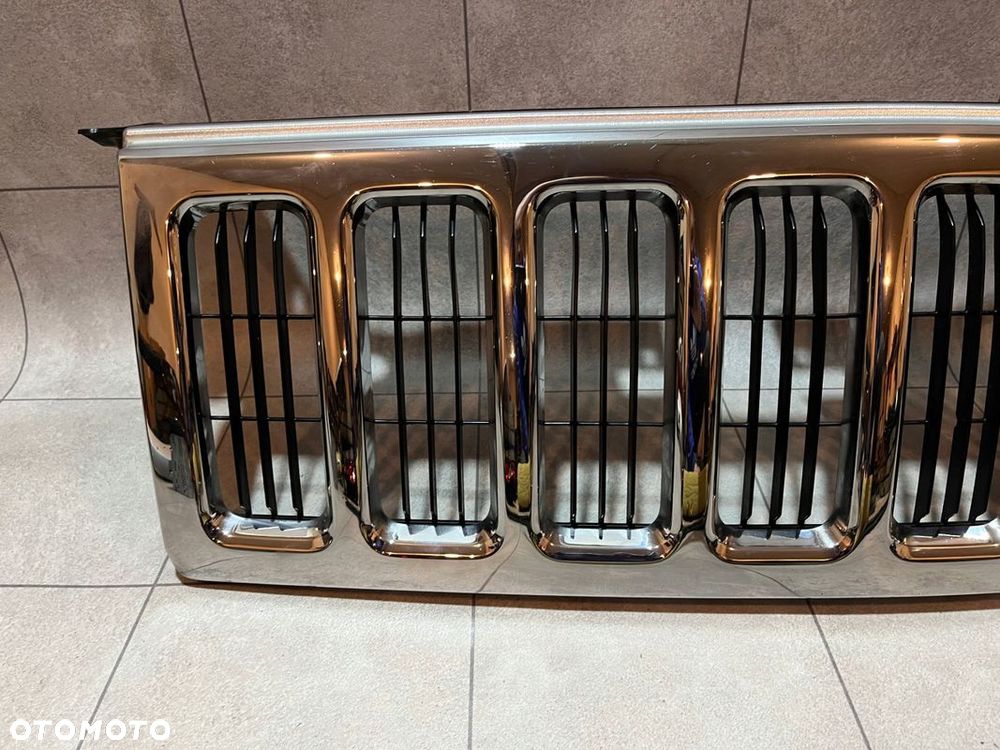 JEEP COMMANDER XK XH ATRAPA GRIL ORYGINAŁ ŁADNY STAN - 4