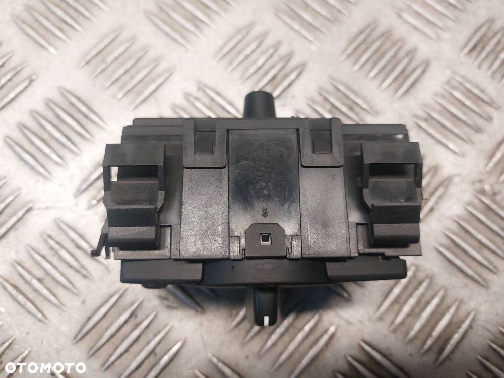 PRZEŁĄCZNIK ŚWIATEŁ  BMW E87 118d 6932795 - 2