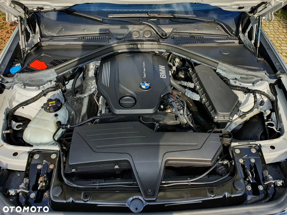 BMW Seria 1 120d xDrive Edition M Sport Shadow - 38