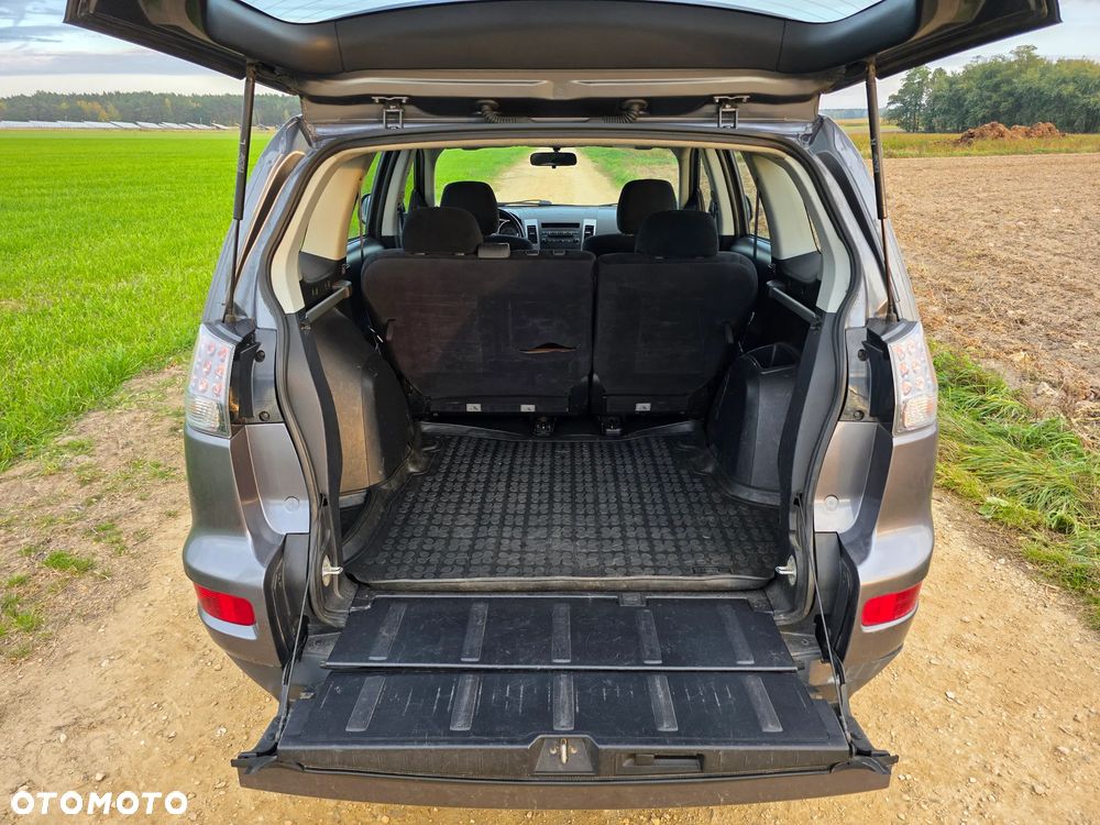 Mitsubishi Outlander - 30