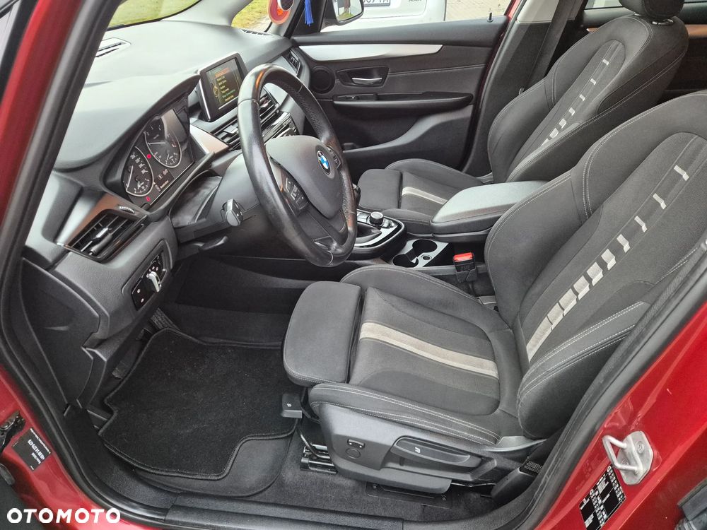 BMW Seria 2 216d - 12