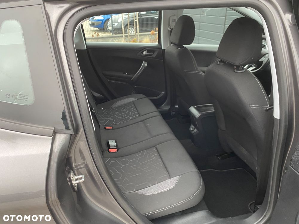 Peugeot 2008 1.2 Pure Tech Active - 9