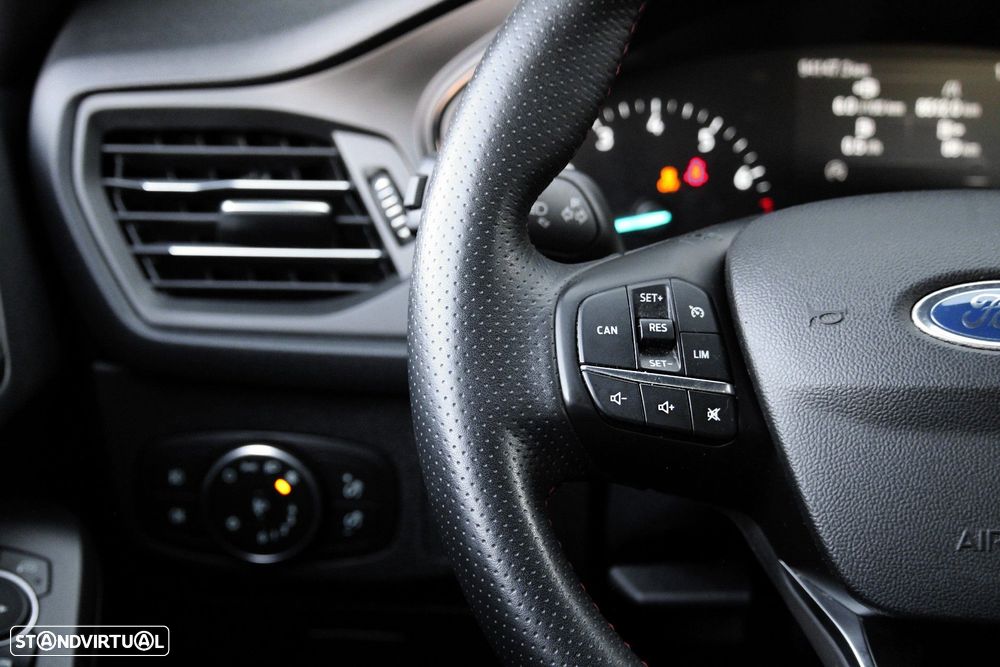 Ford Focus 1.0 EcoBoost ST-Line - 30