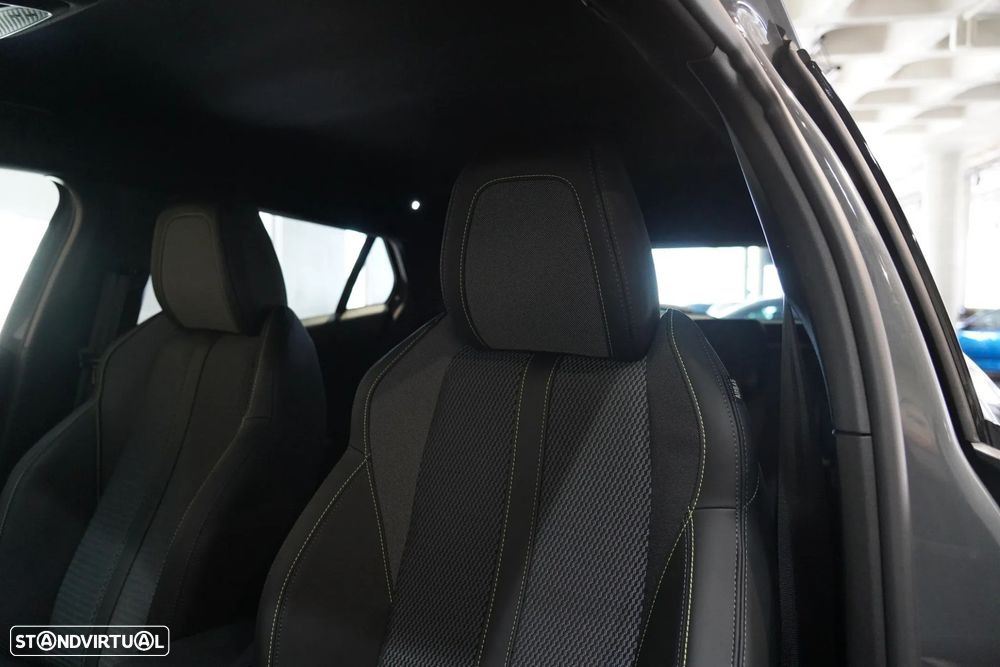 Peugeot e-2008 - 26