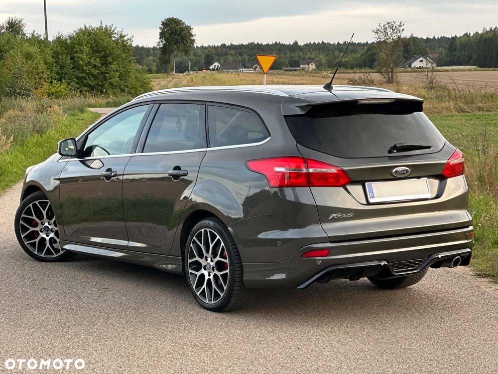 Ford Focus - 21