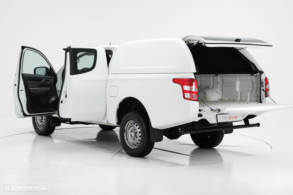 Mitsubishi L200 2.4 DI-D Club Invite 4WD c/IVA - 5