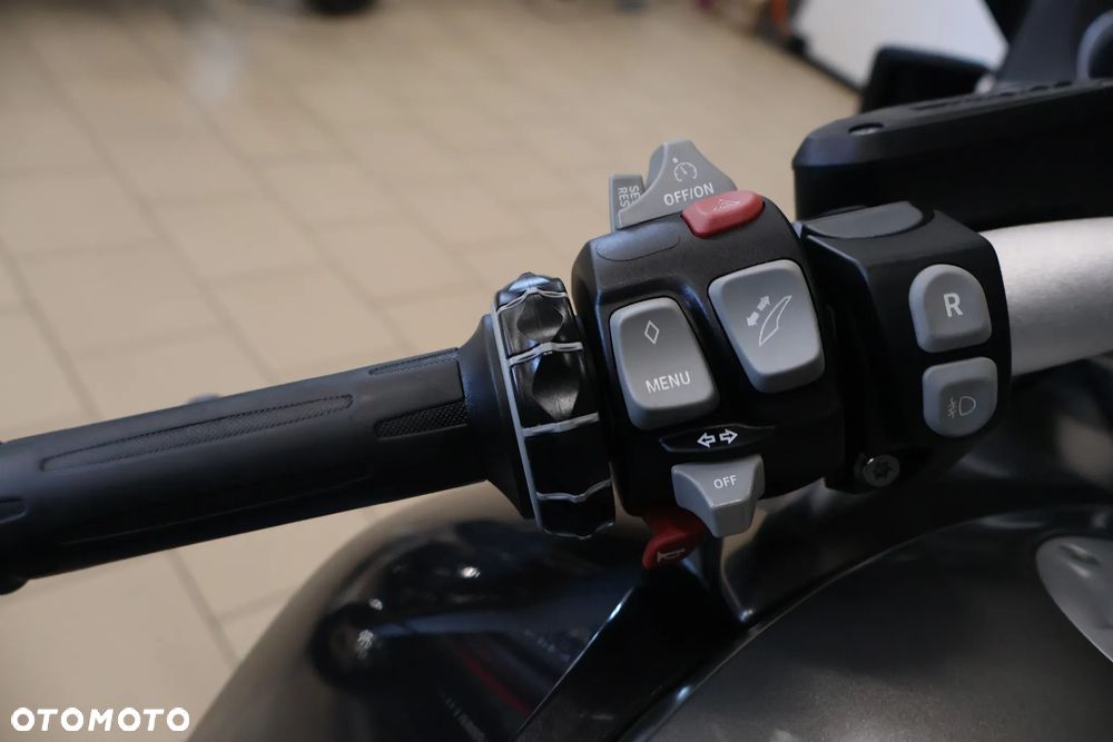 BMW K - 9
