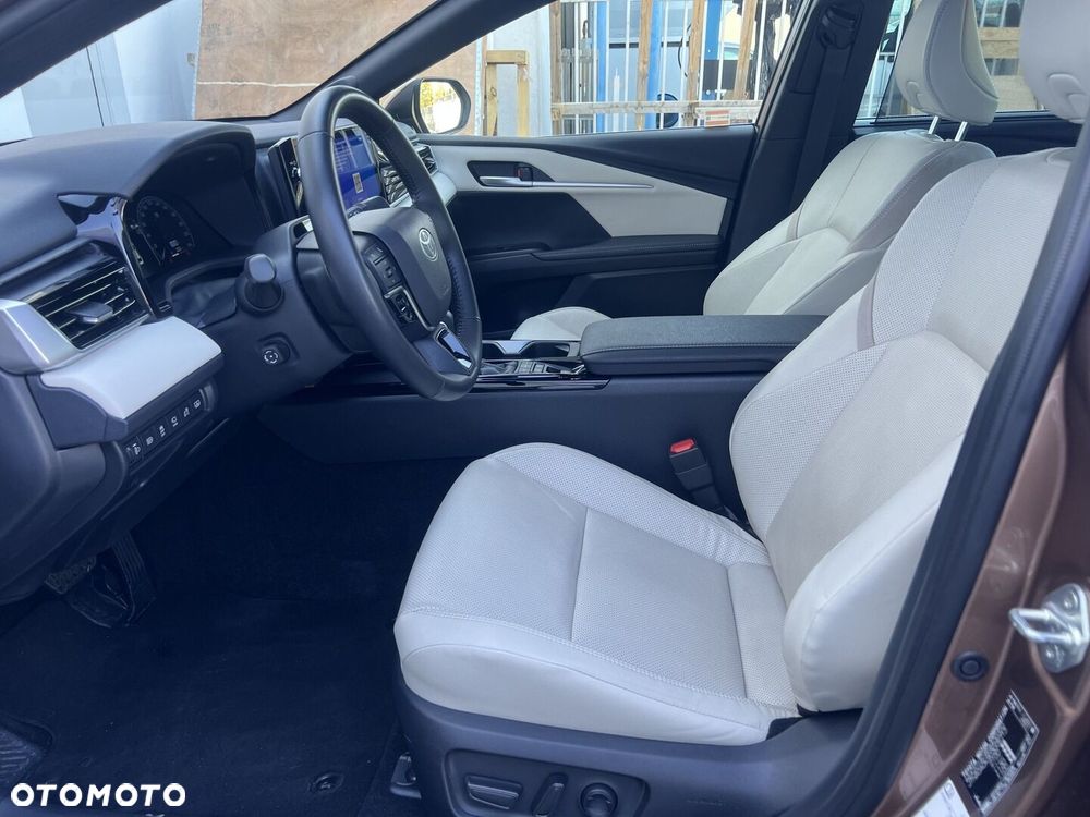 Toyota Camry - 12