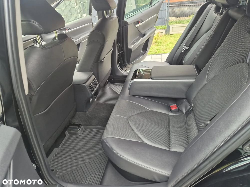 Toyota Camry 2.5 Hybrid Executive CVT - 33