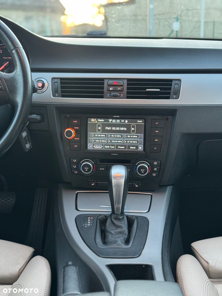 BMW Seria 3 320i Edition Exclusive - 24