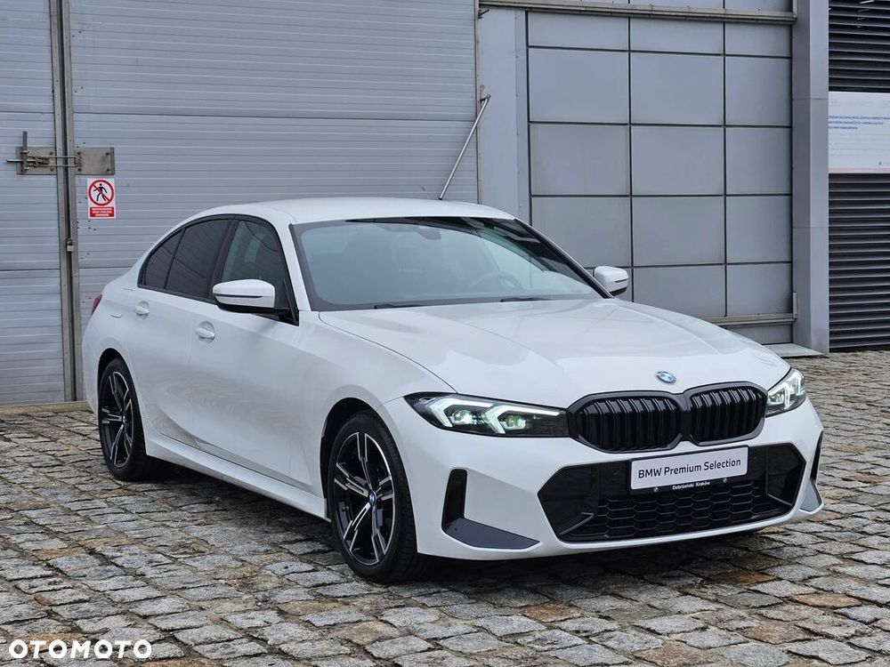 BMW Seria 3 320i xDrive M Sport - 13