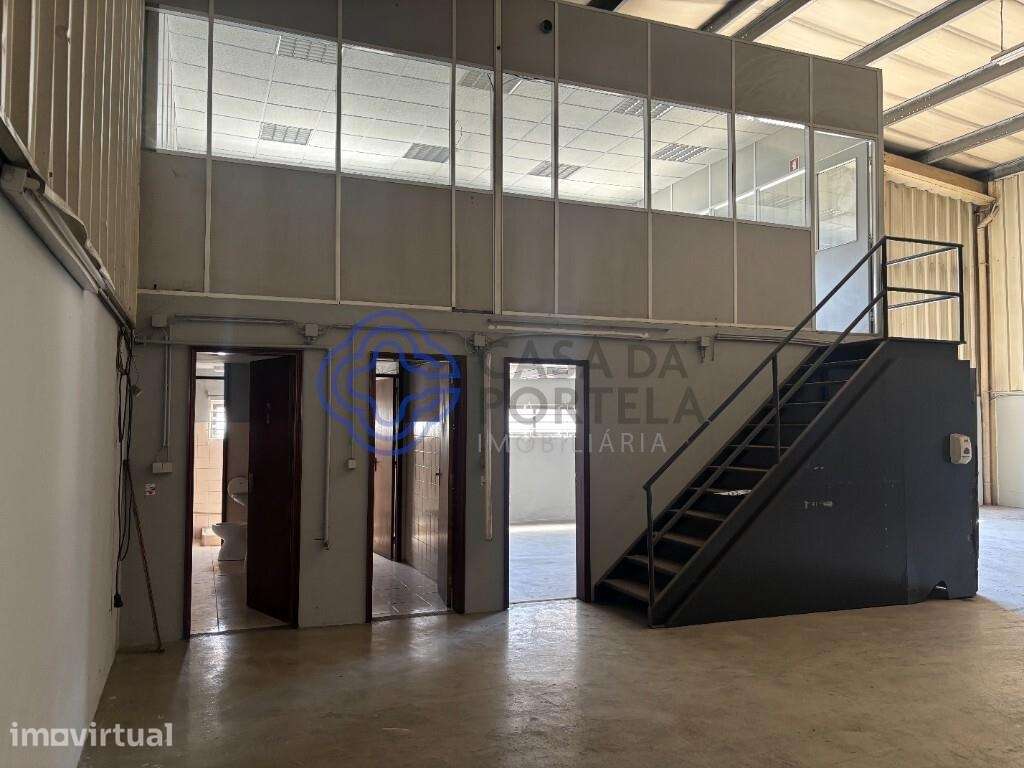 ARMAZÉM COM 1200 m2 - Grande imagem: 5/8
