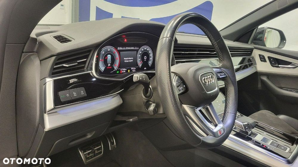 Audi Q8 - 11