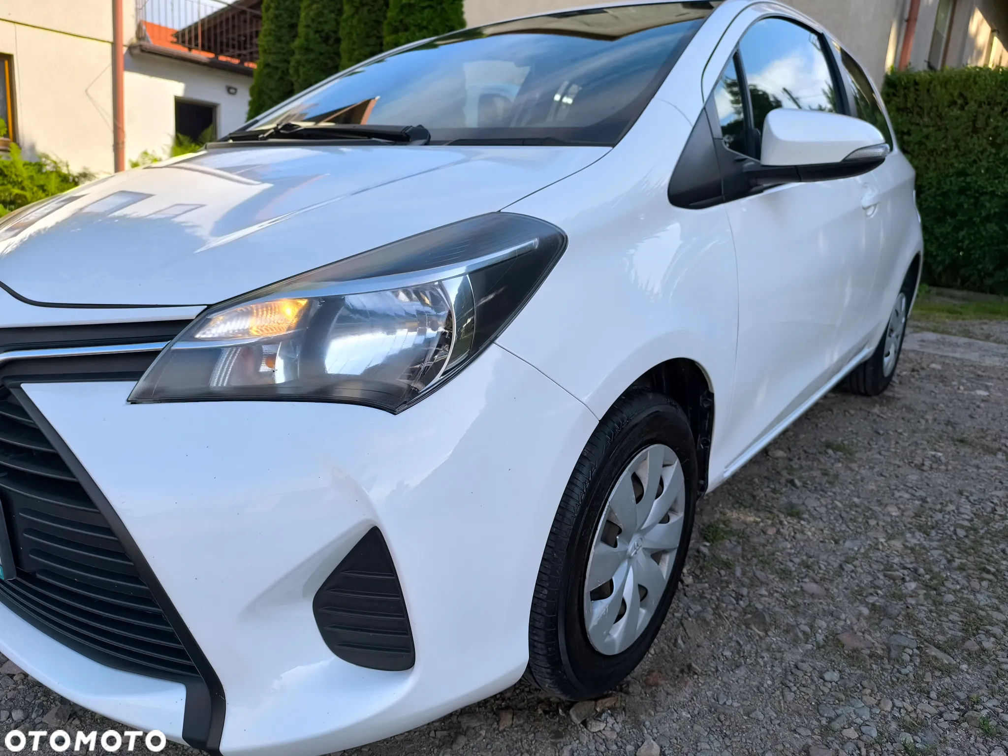 Toyota Yaris Van - 10