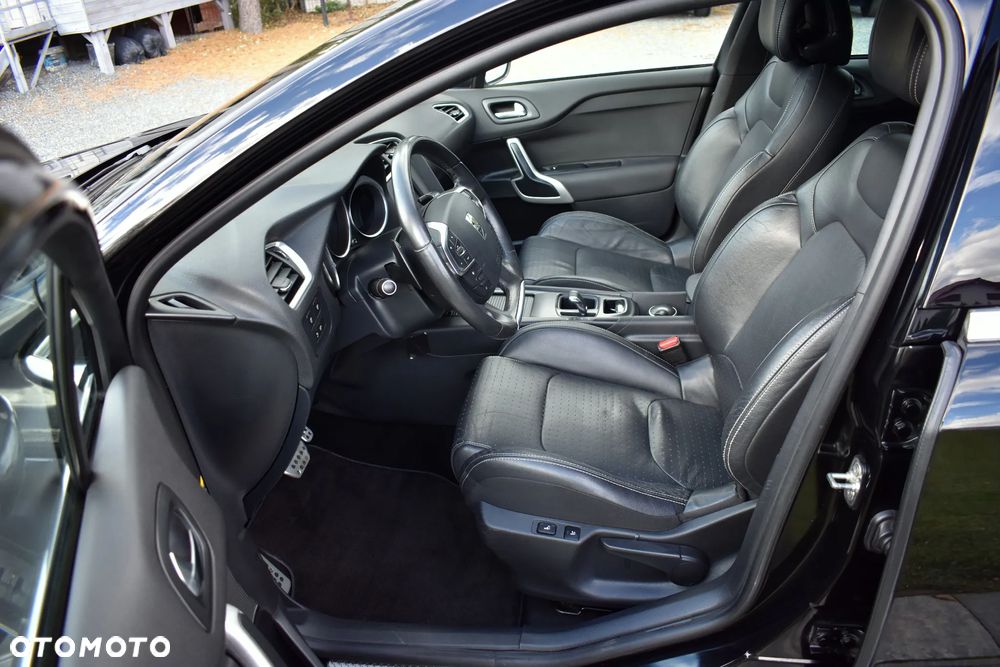 Citroën DS4 e-HDi 110 EGS6 SoChic - 21