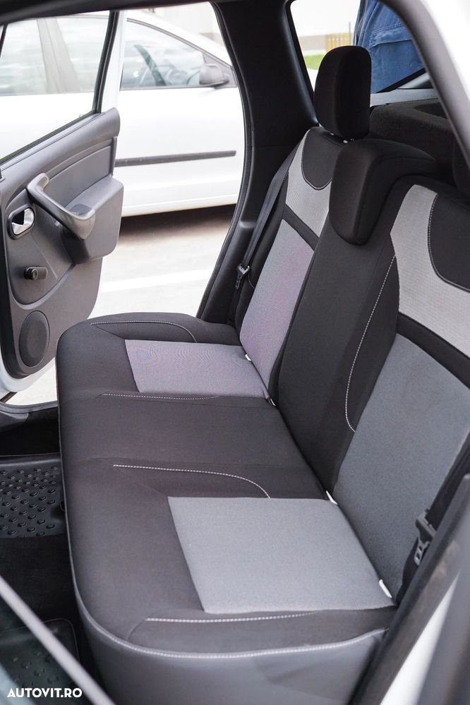 Dacia Duster dCi 110 FAP 4x4 Laureate - 14