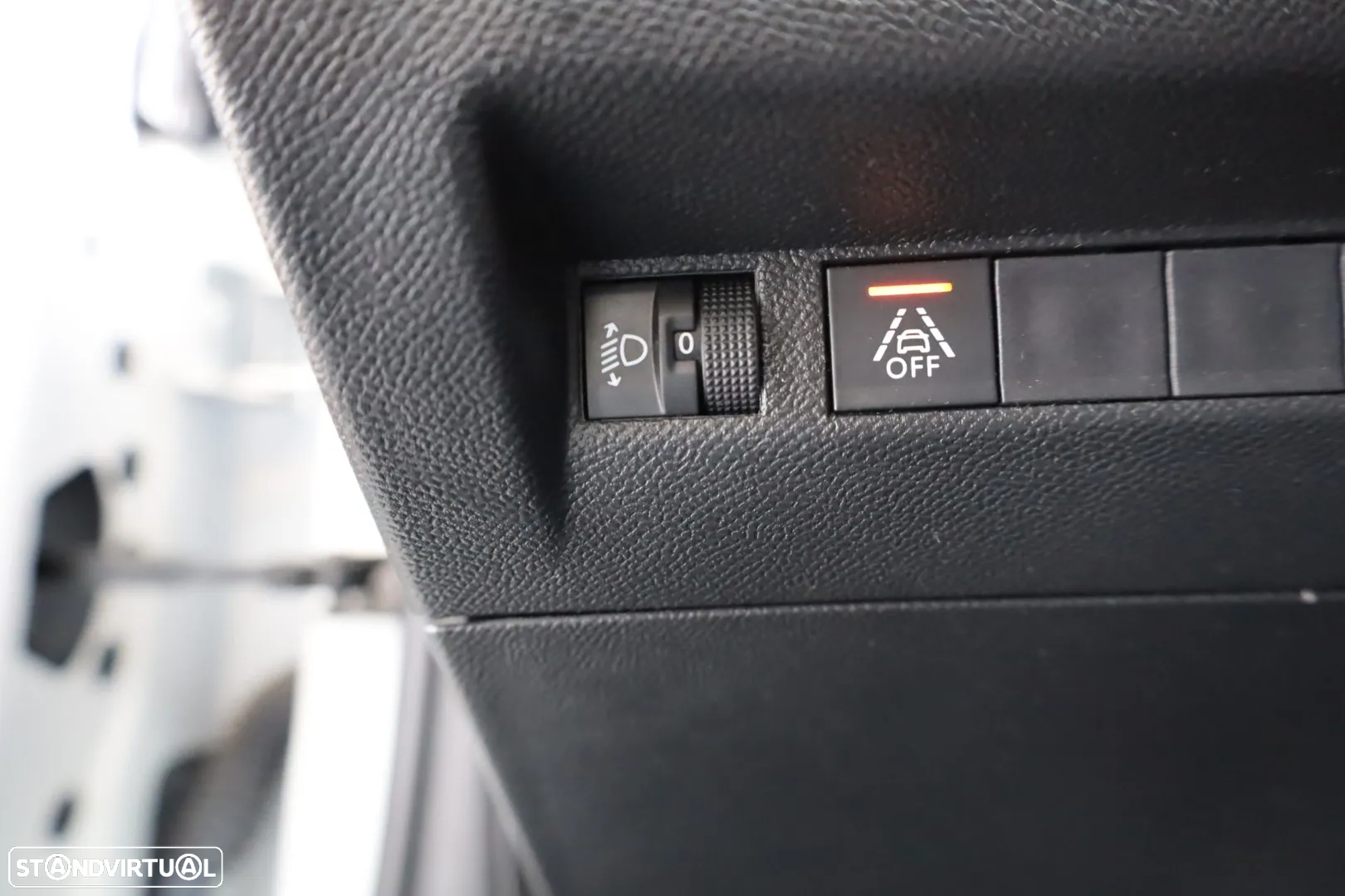 Peugeot 208 1.2 PureTech Active - 28