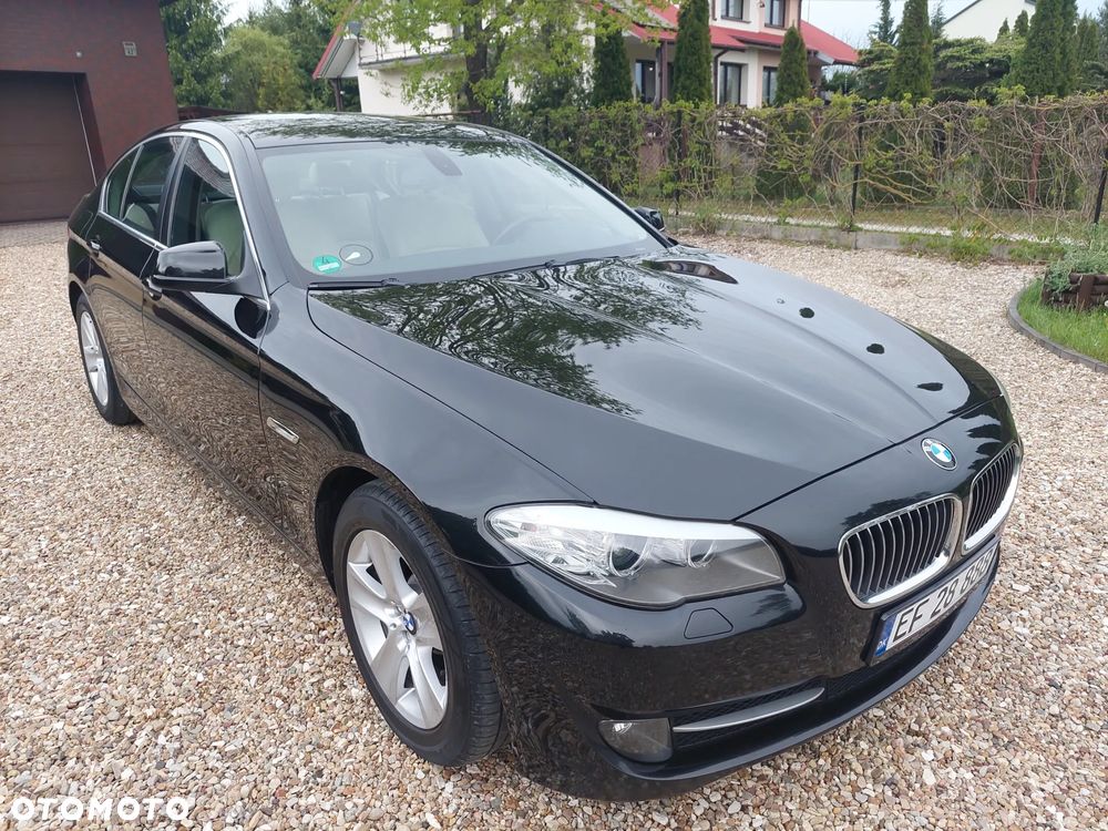BMW Seria 5 528i Sport-Aut - 32