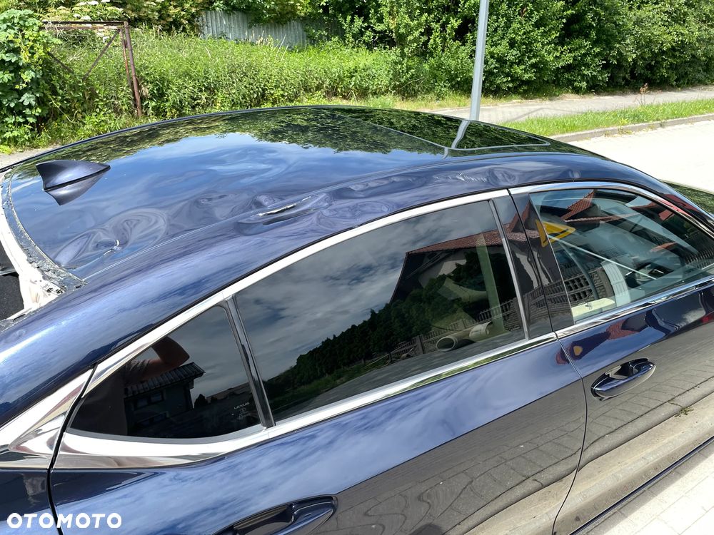 Lexus ES 300h Business Edition - 14
