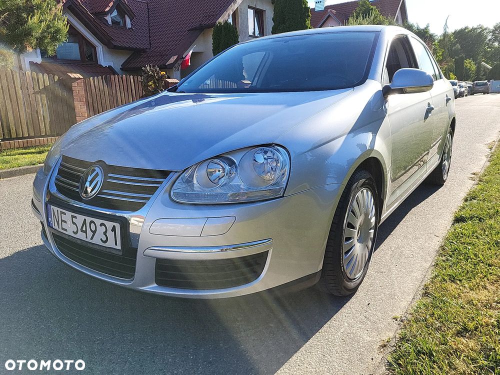 Volkswagen Jetta 1.9 TDI DPF Comfortline BlueMotion - 1