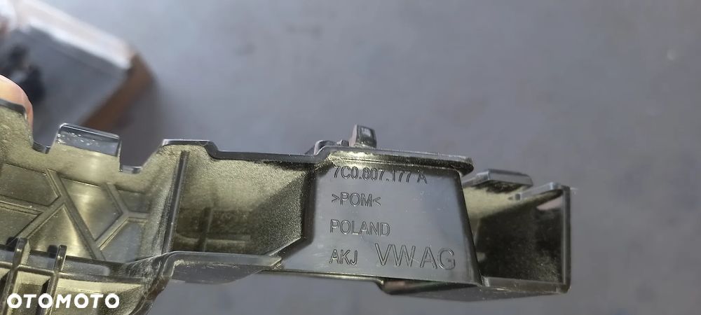 Ślizg zderzaka tył tylny lewy Crafter II Man 7C0807177A - 3