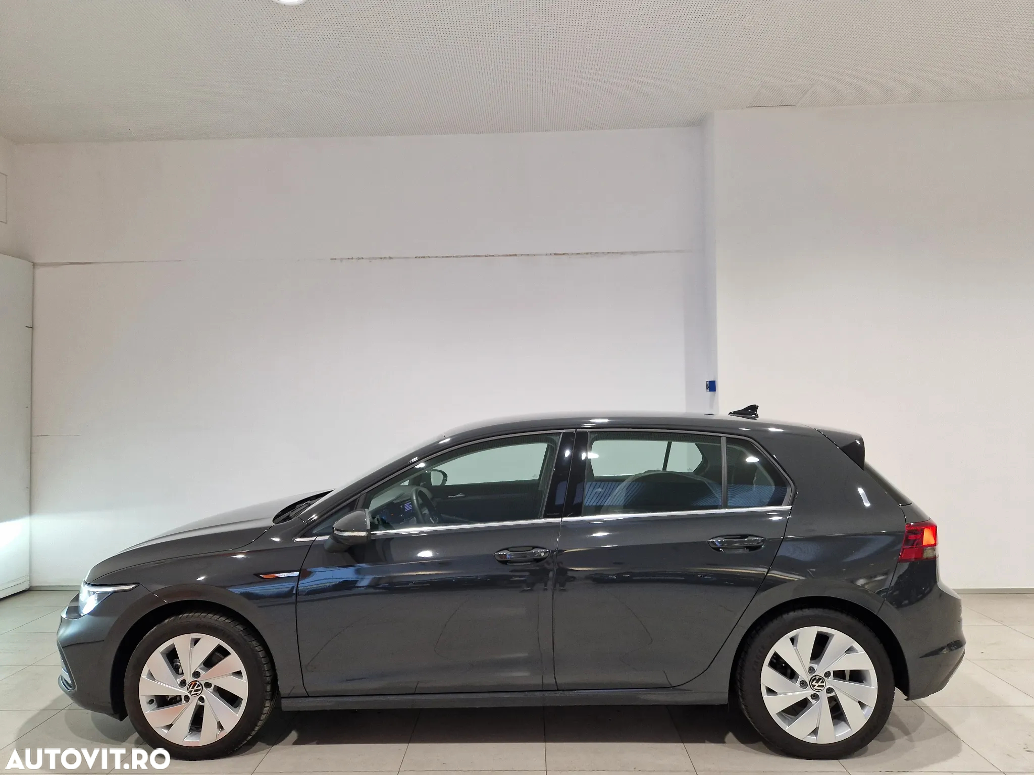 Volkswagen Golf - 2
